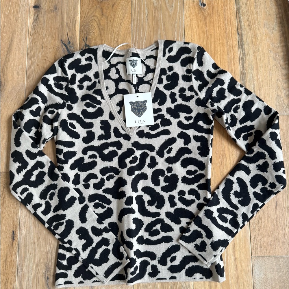 NWT Revolve Lita by Ciara Animal Print Merino Wool V-Neck Sweater XXS